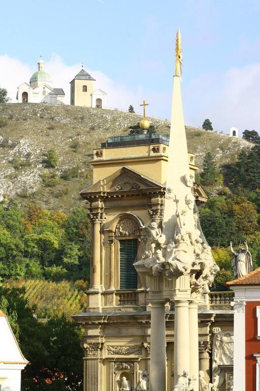 Penzion Fontana Mikulov Exteriör bild