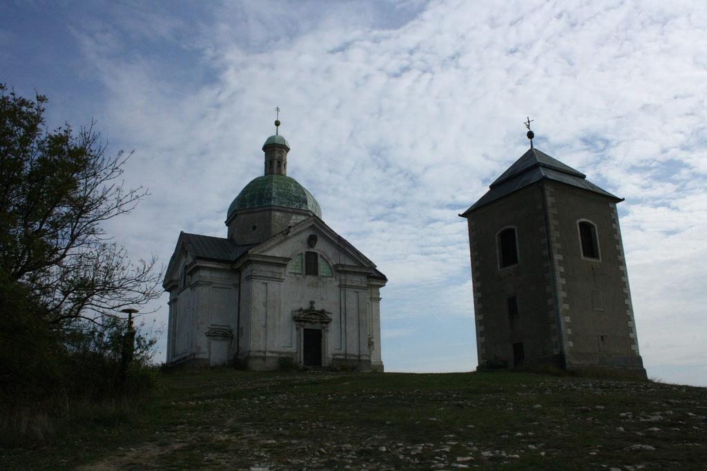 Penzion Fontana Mikulov Exteriör bild