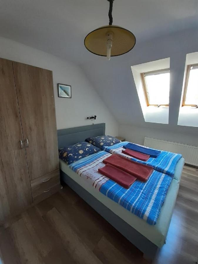 Penzion Fontana Mikulov Exteriör bild